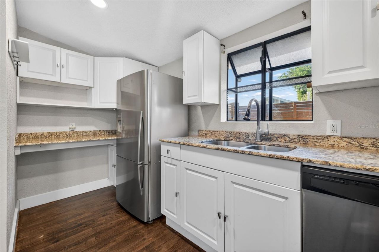 2419 Dartmouth Avenue N, Saint Petersburg, FL 33713 Photo