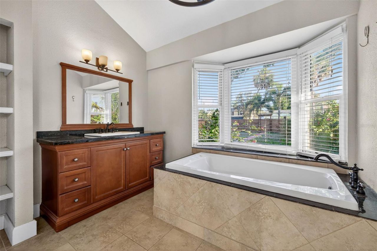 2419 Dartmouth Avenue N, Saint Petersburg, FL 33713 Photo