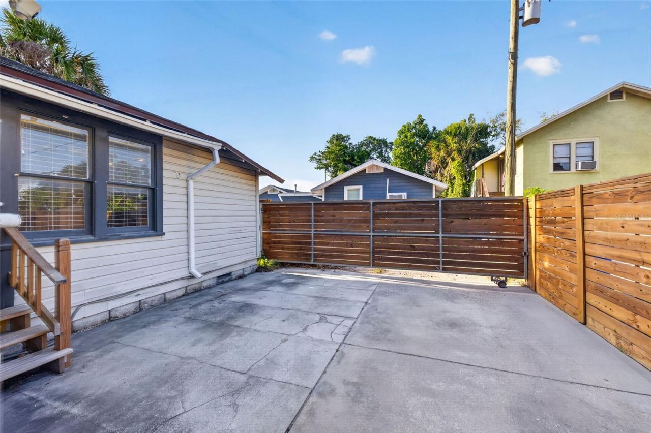 2419 Dartmouth Avenue N, Saint Petersburg, FL 33713 Photo
