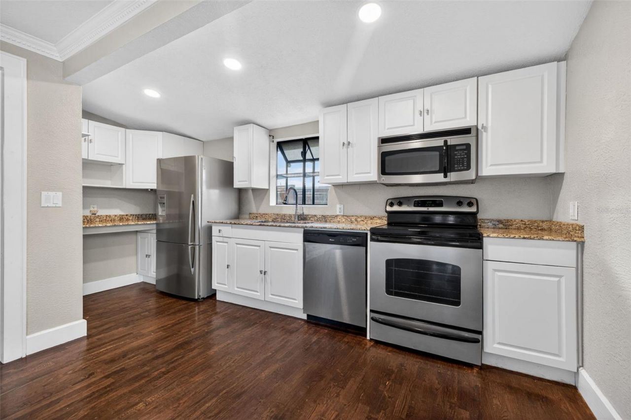 2419 Dartmouth Avenue N, Saint Petersburg, FL 33713 Photo
