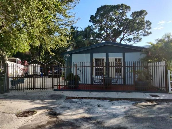 21348 NW 40TH CIRCLE COURT , MIAMI GARDENS, FL 33055