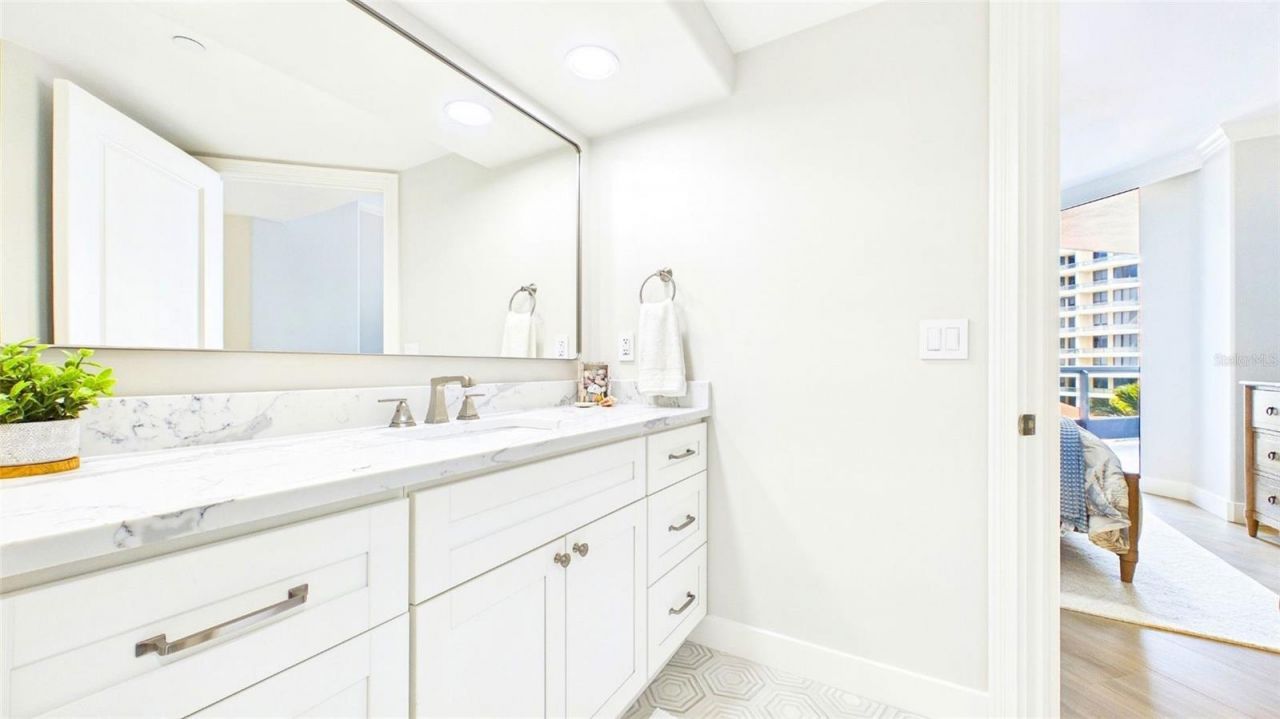 1241 Gulf Of Mexico Drive, Unit 506, Longboat Key, FL 34228 Photo