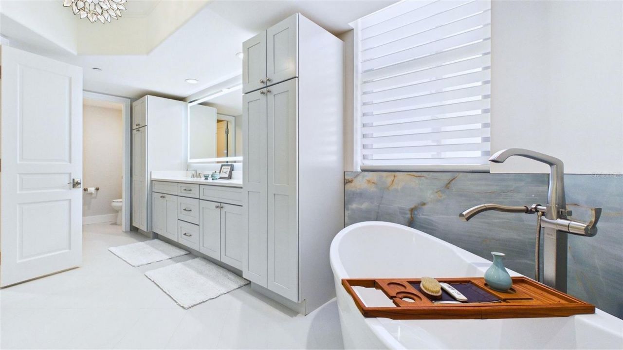 1241 Gulf Of Mexico Drive, Unit 506, Longboat Key, FL 34228 Photo