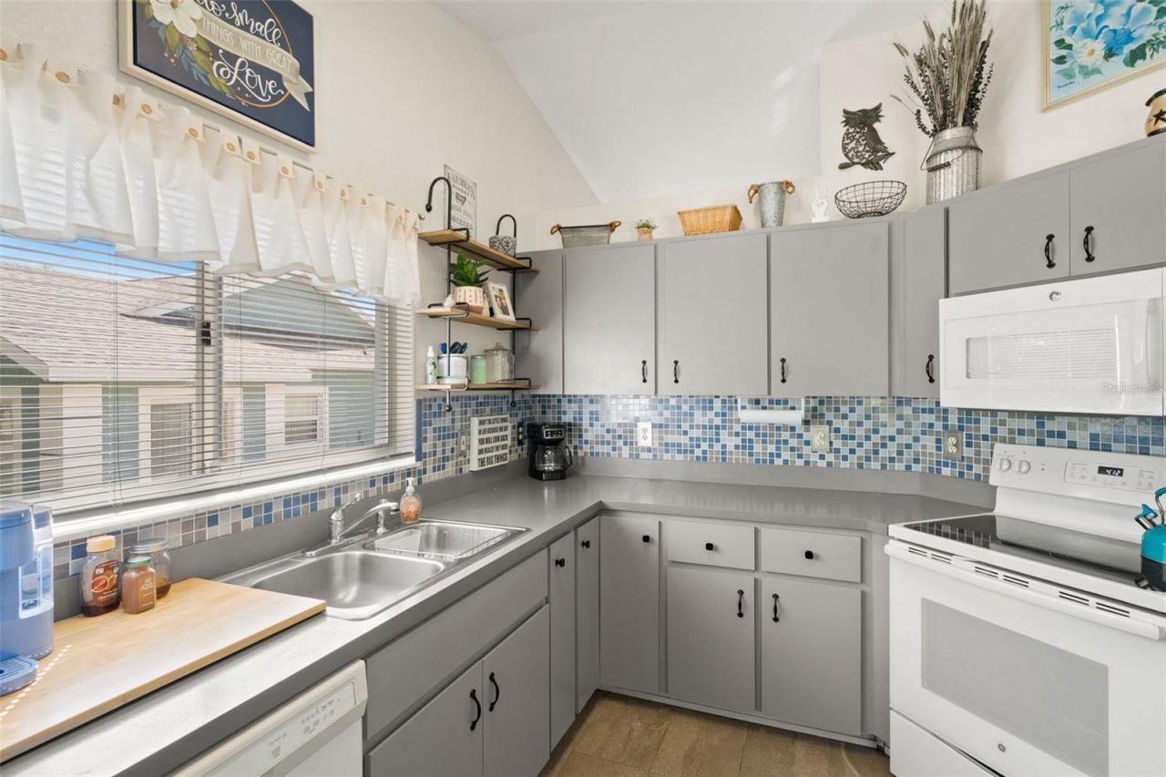 8159 Sturbridge Court , Unit 8159, Weeki Wachee, FL 34613 Photo