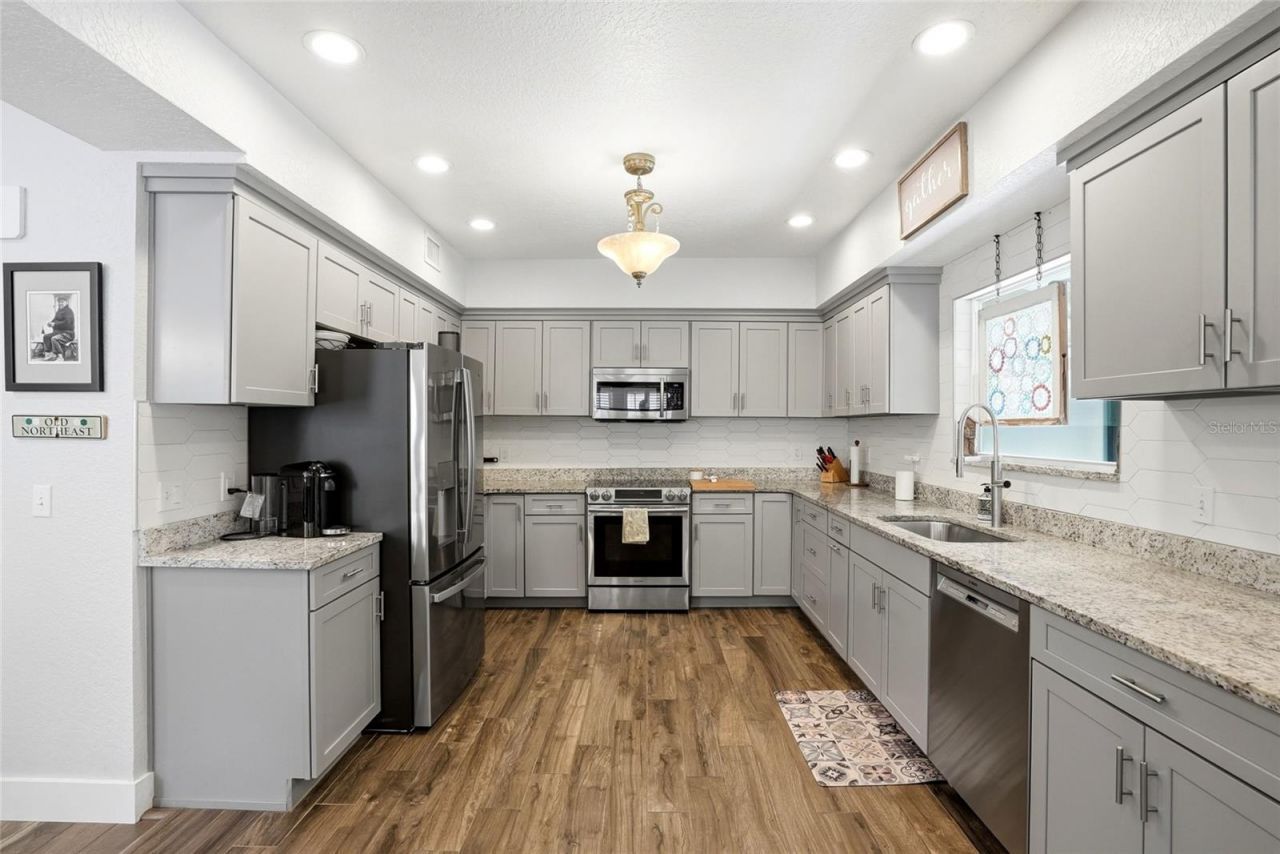 140 13th Avenue Ne, Saint Petersburg, FL 33701 Photo