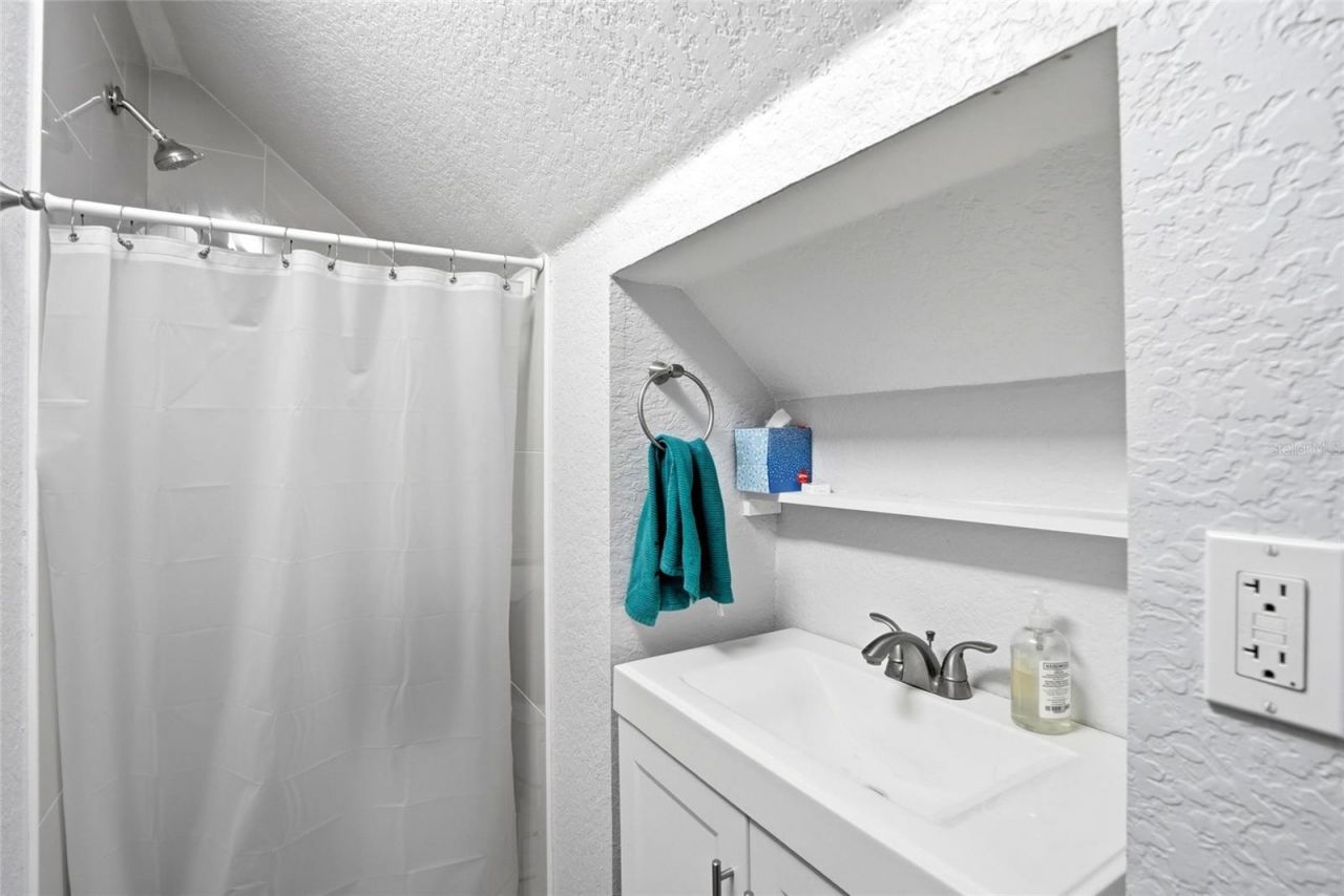 140 13th Avenue Ne, Saint Petersburg, FL 33701 Photo
