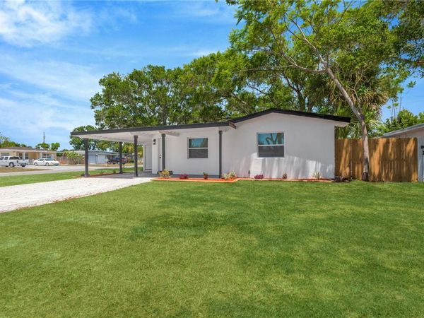 5052 JASMINE CIRCLE , ST PETERSBURG, FL 33714