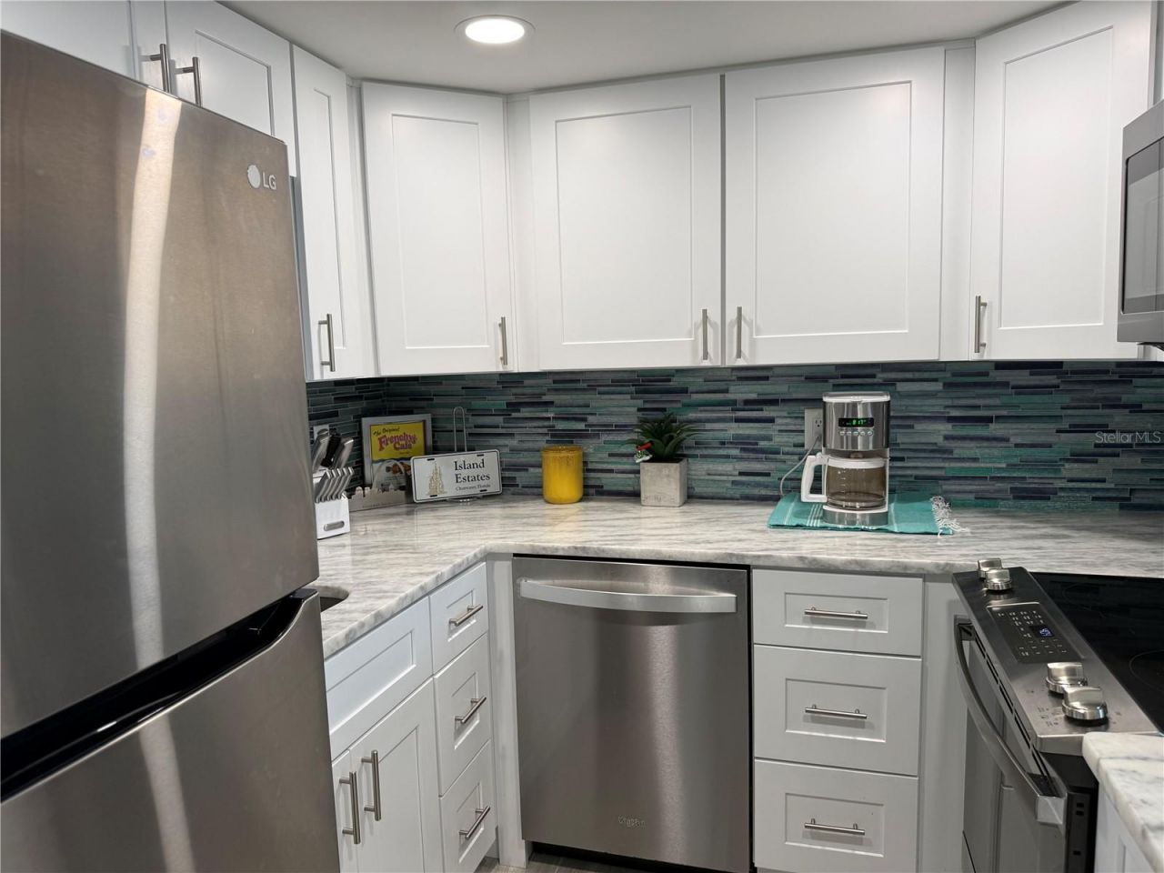 255 Dolphin Point, Unit 305, Clearwater Beach, FL 33767 Photo