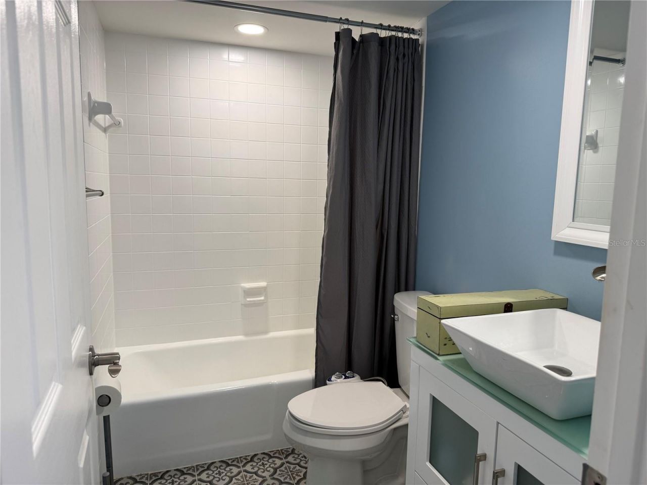 255 Dolphin Point, Unit 305, Clearwater Beach, FL 33767 Photo