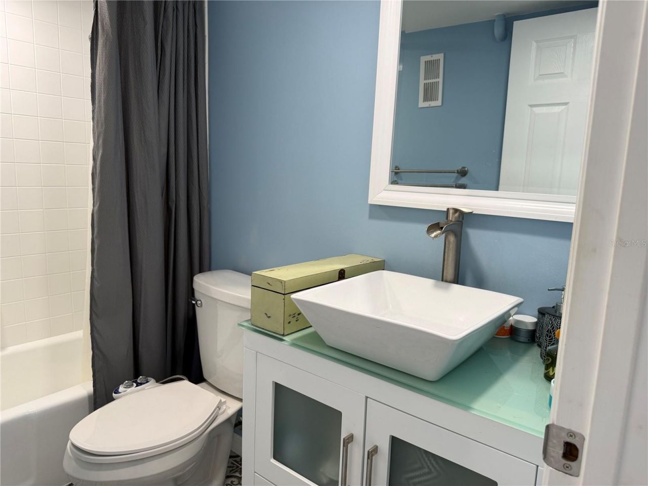 255 Dolphin Point, Unit 305, Clearwater Beach, FL 33767 Photo