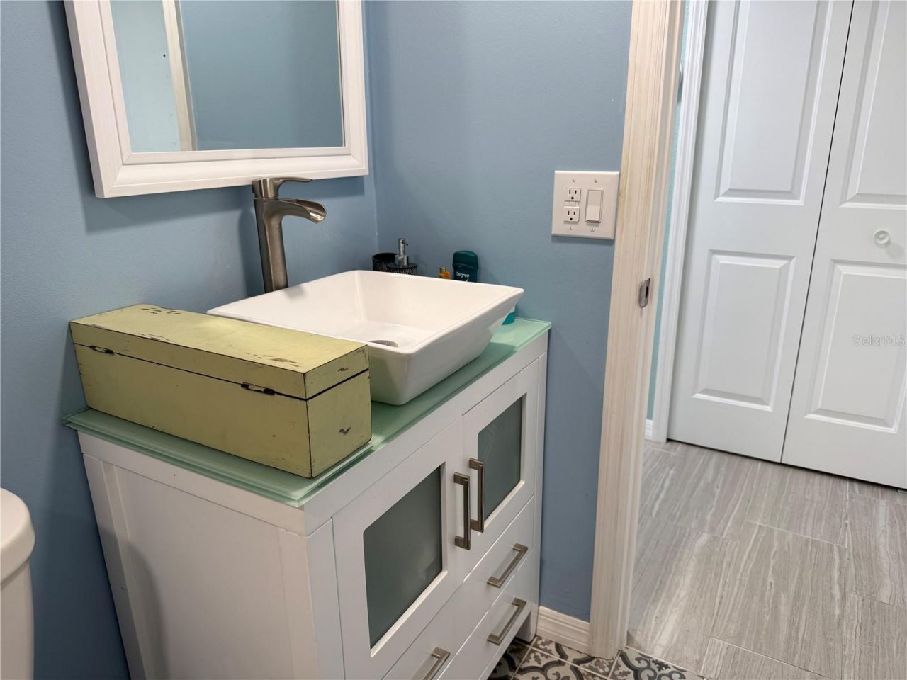 255 Dolphin Point, Unit 305, Clearwater Beach, FL 33767 Photo