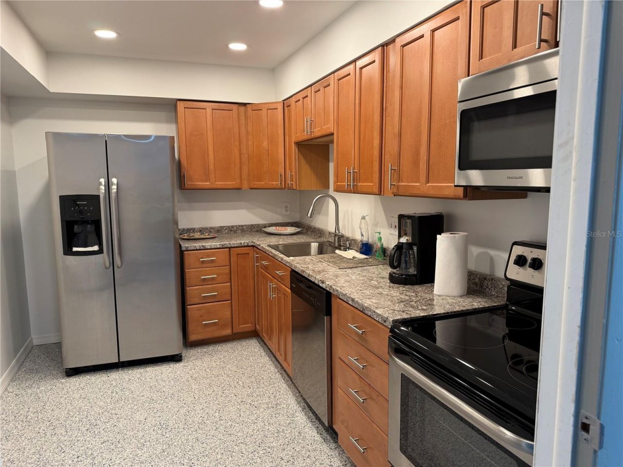 255 Dolphin Point, Unit 305, Clearwater Beach, FL 33767 Photo