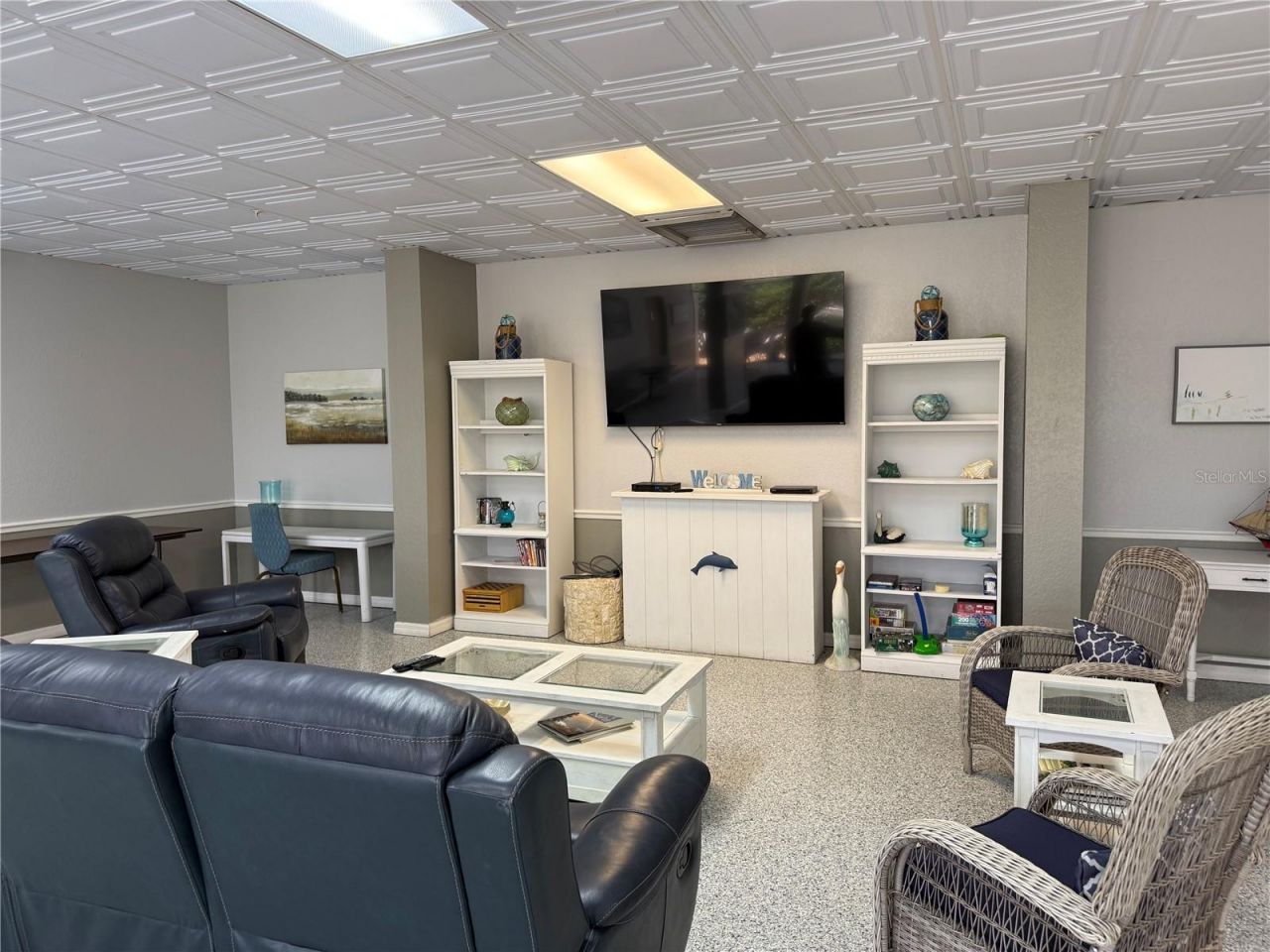 255 Dolphin Point, Unit 305, Clearwater Beach, FL 33767 Photo