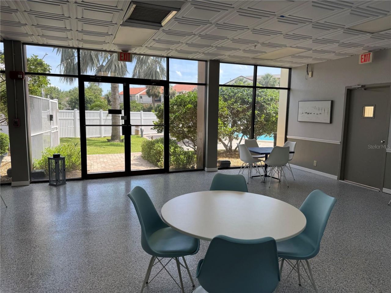 255 Dolphin Point, Unit 305, Clearwater Beach, FL 33767 Photo