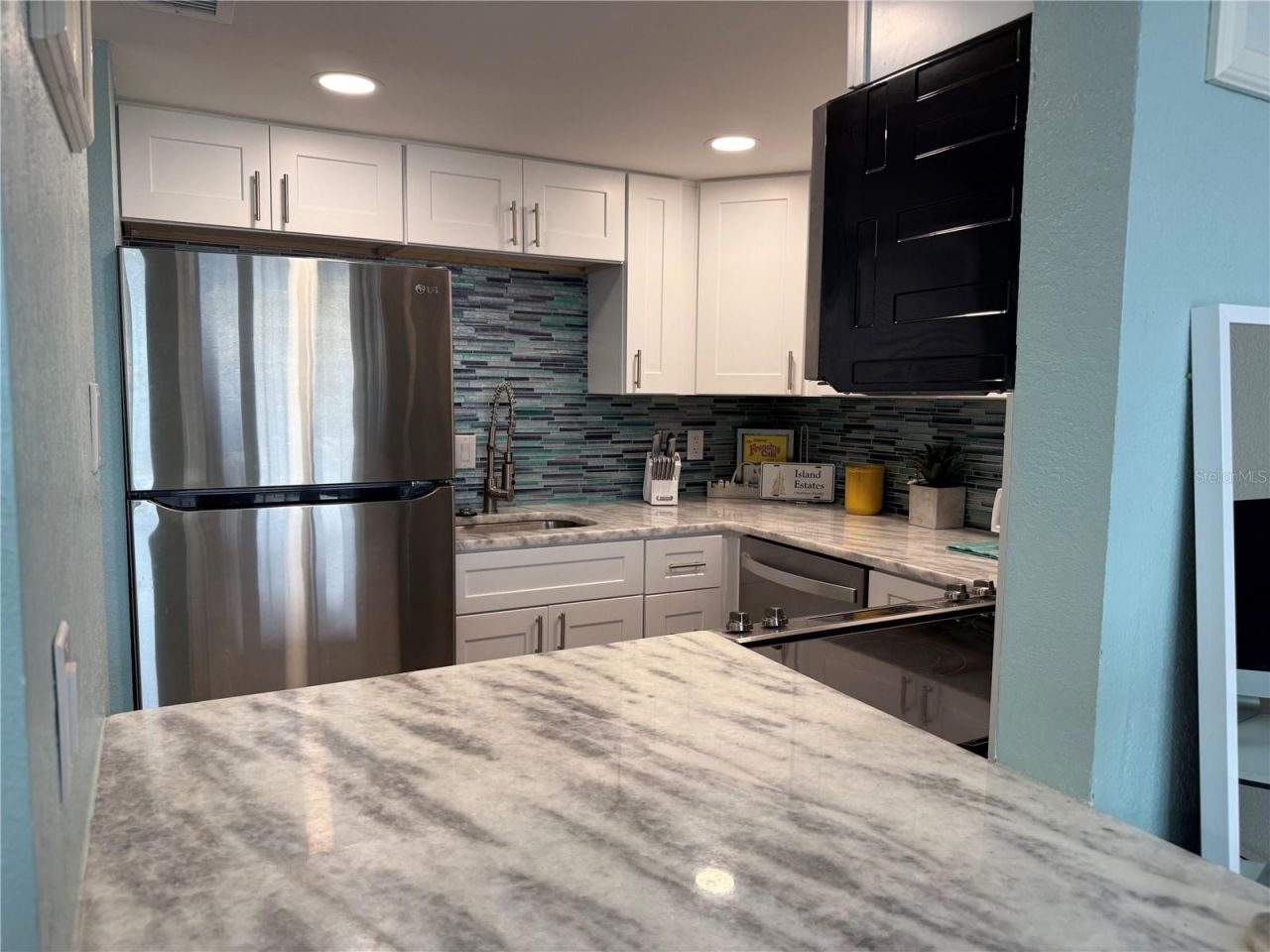 255 Dolphin Point, Unit 305, Clearwater Beach, FL 33767 Photo