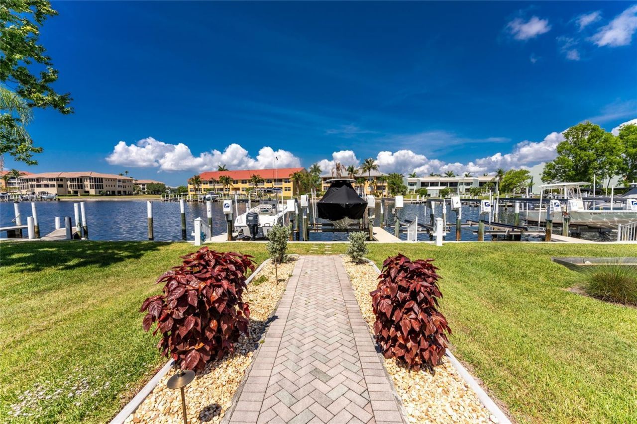 1431 Aqui Esta Dr., Unit 111, Punta Gorda, FL 33950 Photo