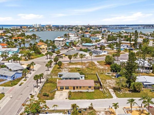 510 MARLYN WAY , MADEIRA BEACH, FL 33708