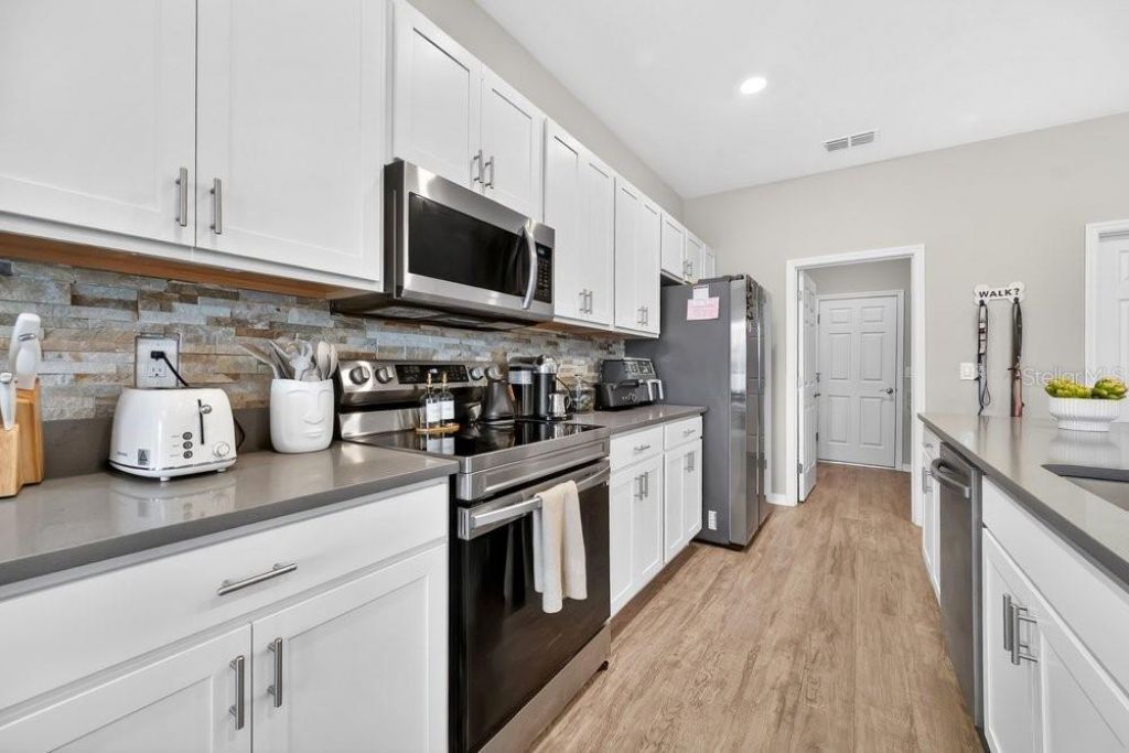 712 Daphne Drive, Polk City, FL 33868 Photo
