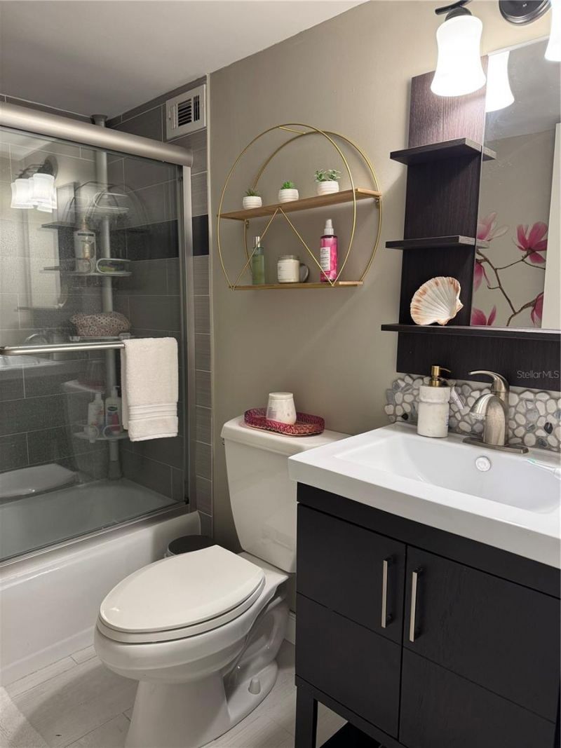33 S Gulfstream Avenue , Unit 409, Sarasota, FL 34236 Photo