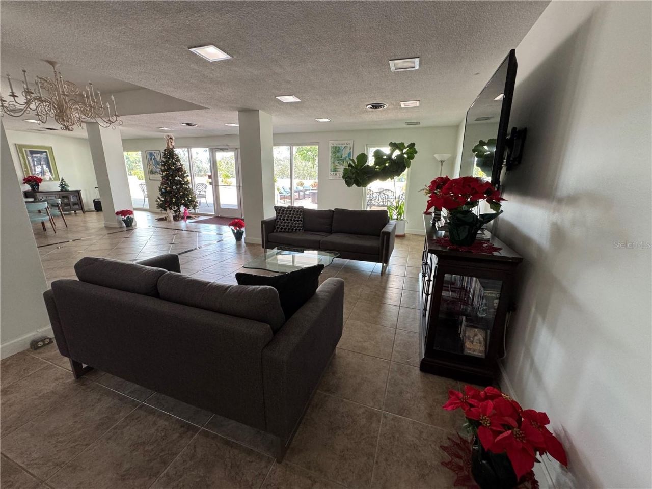 33 S Gulfstream Avenue , Unit 409, Sarasota, FL 34236 Photo