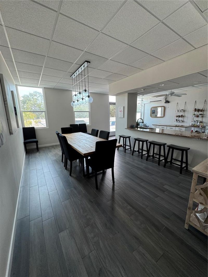 33 S Gulfstream Avenue , Unit 409, Sarasota, FL 34236 Photo