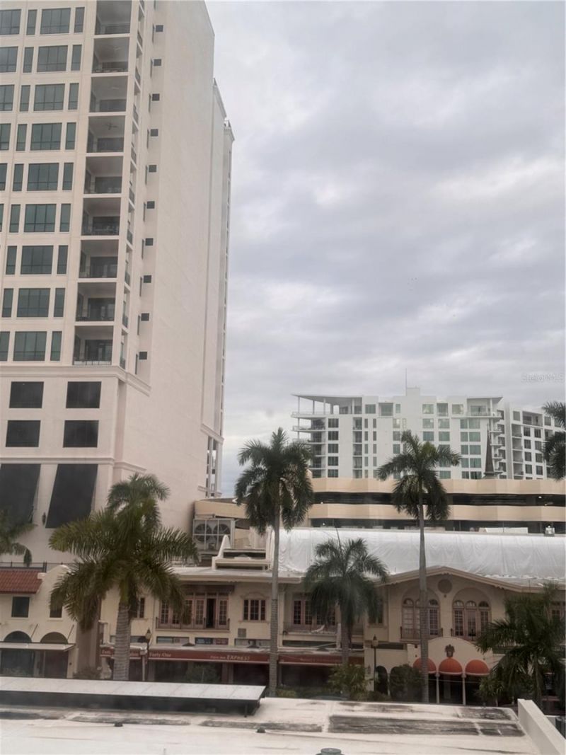 33 S Gulfstream Avenue , Unit 409, Sarasota, FL 34236 Photo