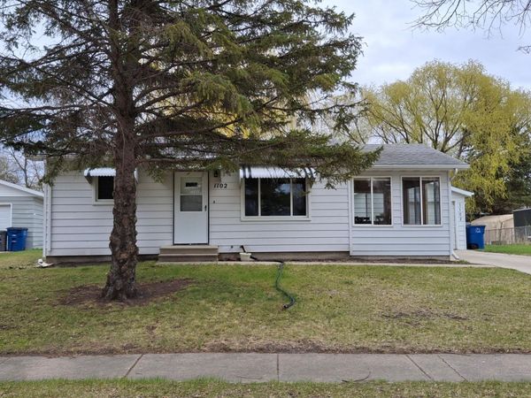 1102 19th Street N, Moorhead, MN 56560