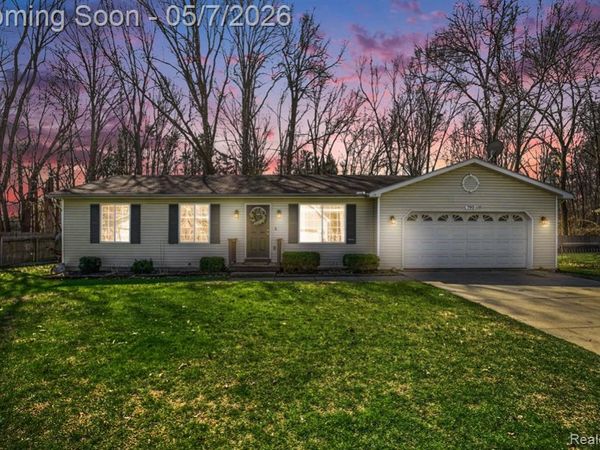 790 Luna Court, Orion Twp, MI 48362