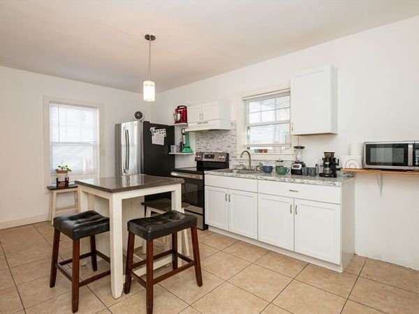19 Huss Ct, Lynn, MA 01905