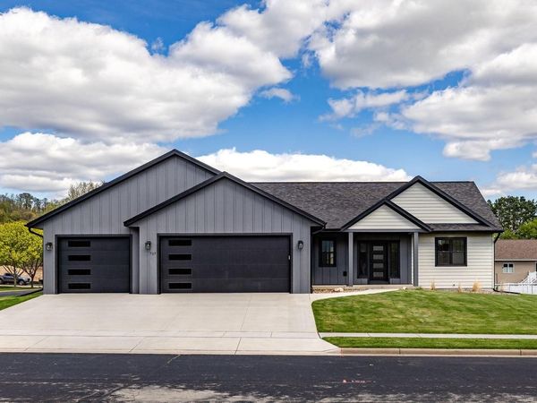 717 Tamarack TRAIL, Holmen, WI 54636