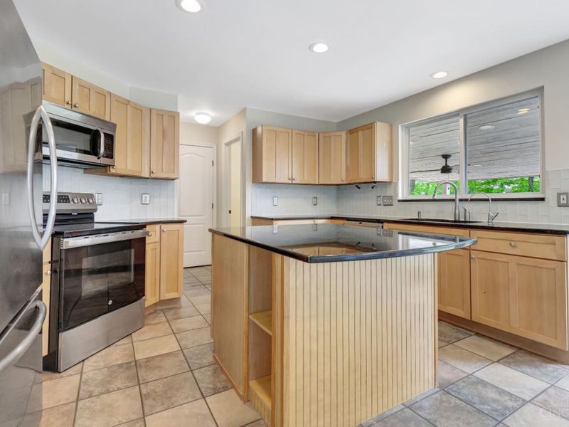 415 Forest Edge Drive, Mason, OH 45065 Photo 18