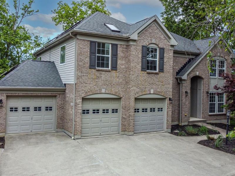 415 Forest Edge Drive, Mason, OH 45065 Photo 2