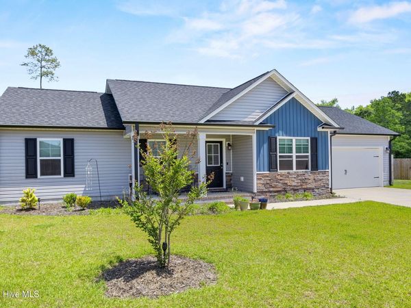 811 E Warner Court, Hubert, NC 28539