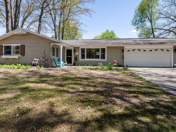 5021 Weatherford Drive, Coloma, MI 49038