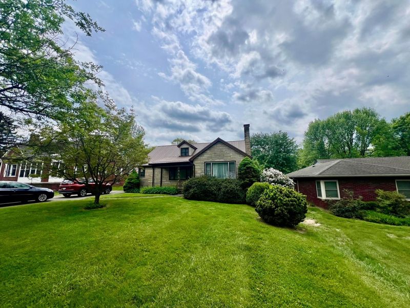 528 Harding Road , Zanesville, OH 43701 Photo 2