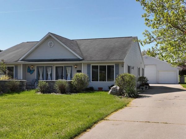 1239 Clubhouse Drive, Lake Isabella, MI 48893