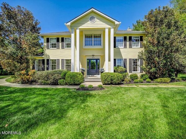 242 Williamsburg Drive, Shrewsbury Boro, NJ 07702