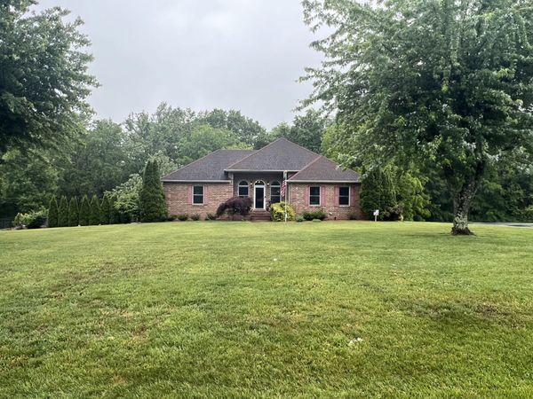 778 Fox Run Ln, Lafayette, TN 37083