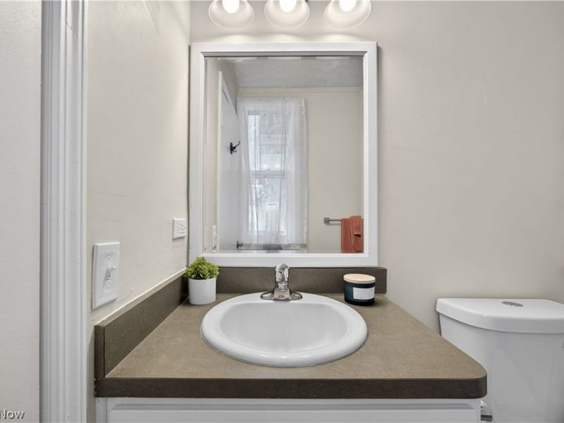 2212 Selzer Avenue, Cleveland, OH 44109 Photo 30