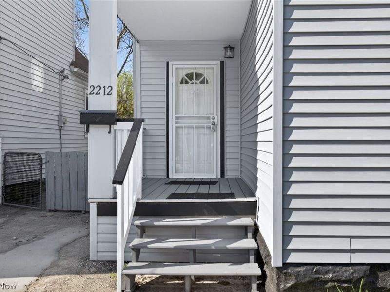2212 Selzer Avenue, Cleveland, OH 44109 Photo 4