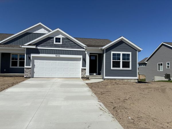 15733 Hawley Drive, Unit 31, Grand Haven, MI 49417