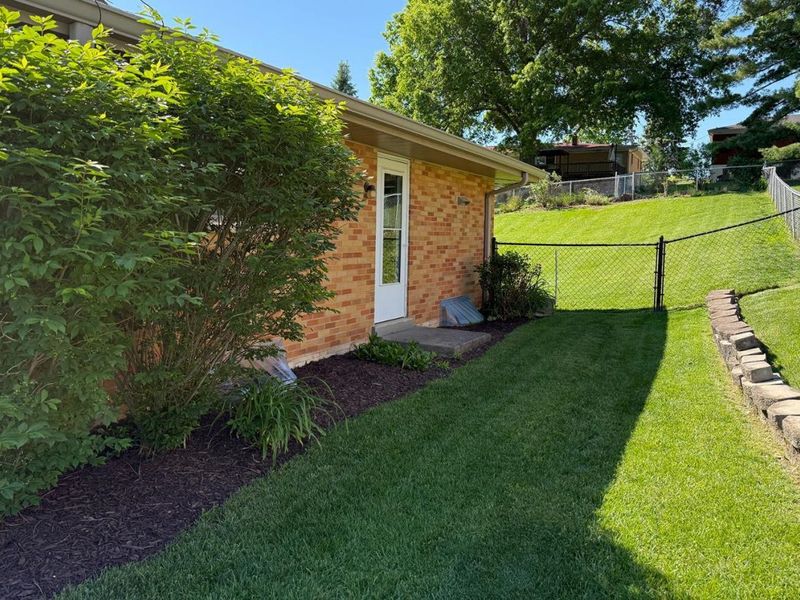 3897 Robinhill Drive, Green Township, OH 45211 Photo 10