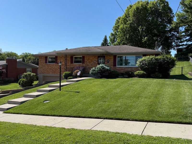 3897 Robinhill Drive, Green Township, OH 45211 Photo 2