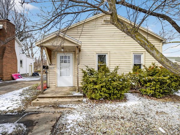 1464 Sunshine Street , Oregon, OH 43616
