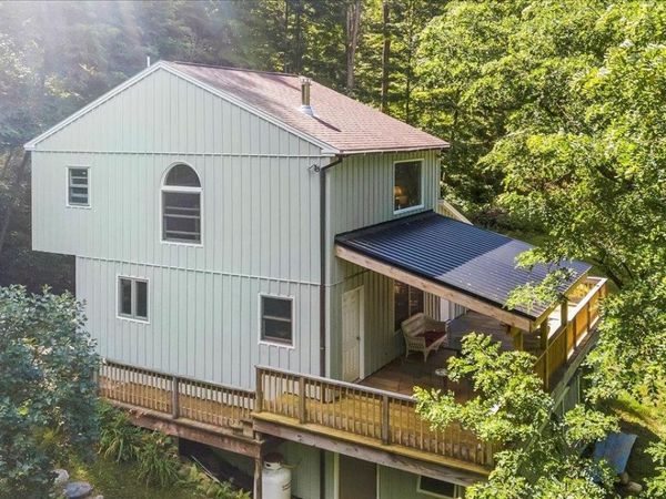 509 Thompson Pond Road, Pownal, VT 05261