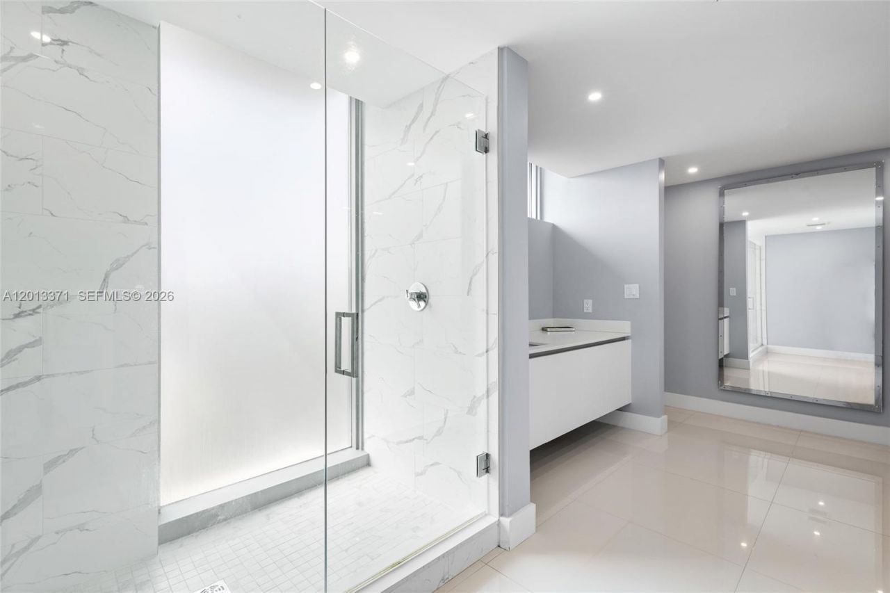 133 Isle Of Venice Dr , Unit 4B, Fort Lauderdale, FL 33301 Photo