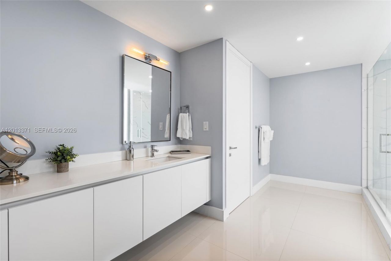 133 Isle Of Venice Dr , Unit 4B, Fort Lauderdale, FL 33301 Photo