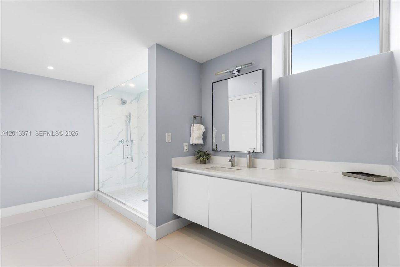 133 Isle Of Venice Dr , Unit 4B, Fort Lauderdale, FL 33301 Photo