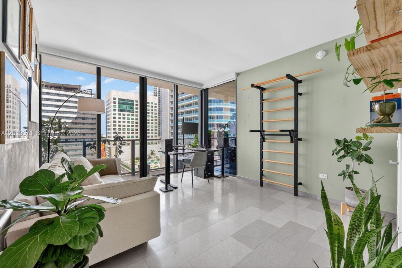 88 SW 7th St , Unit 1012, Miami, FL 33130 Photo