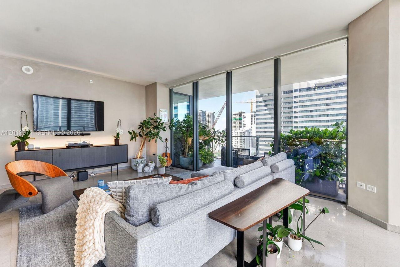 88 SW 7th St , Unit 1012, Miami, FL 33130 Photo